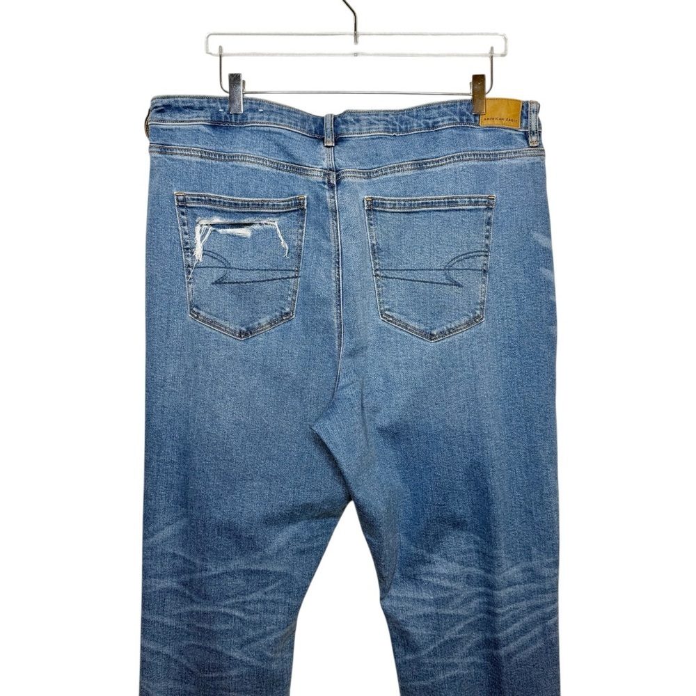 NEW American Eagle Women’s Distressed Medium Wash V Front Mom Jeans Sz 20 - Picture 9 of 11